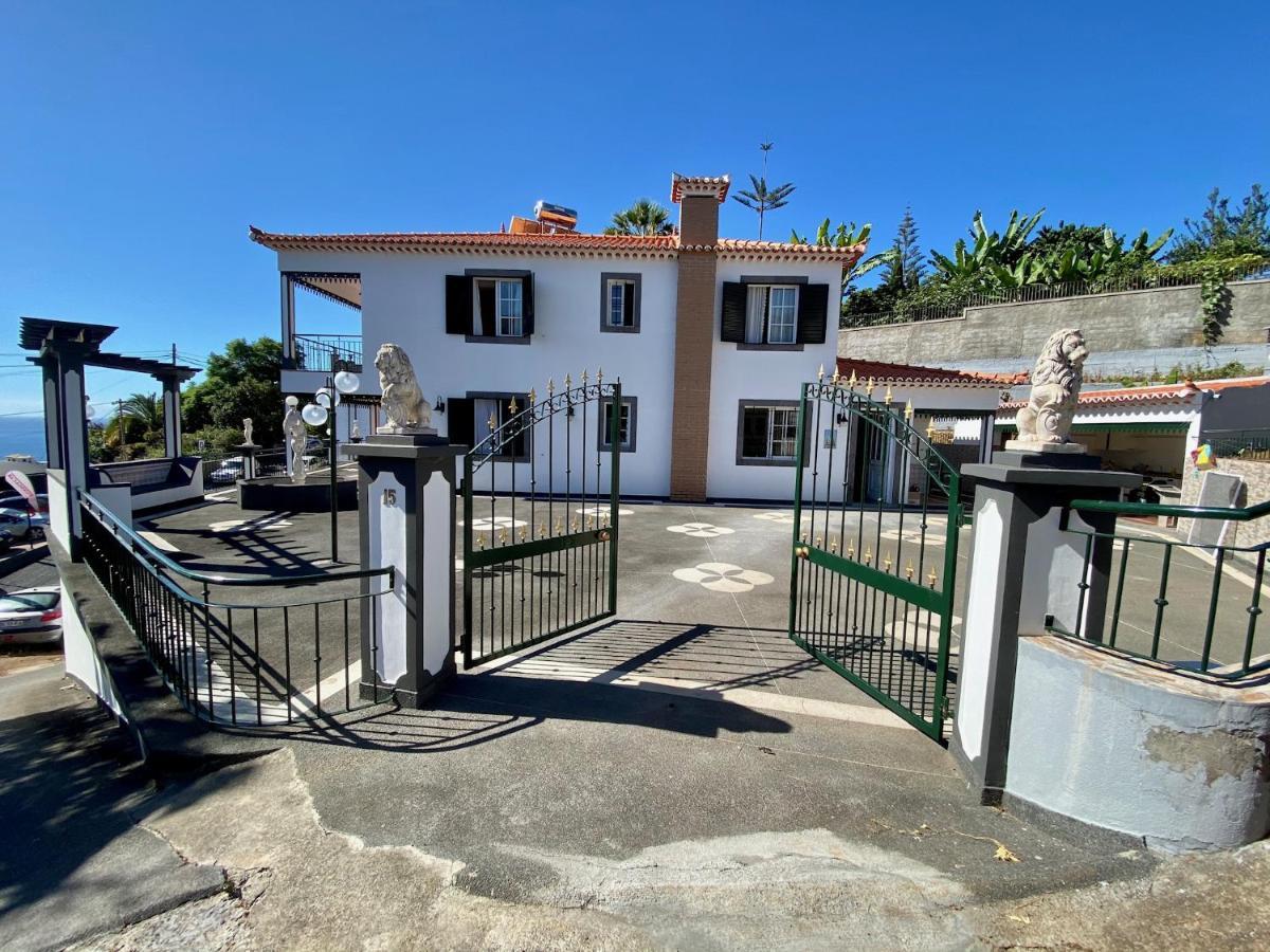 Comfortable 2-Bedroom Apartment For Relaxing Stays Funchal  Bagian luar foto