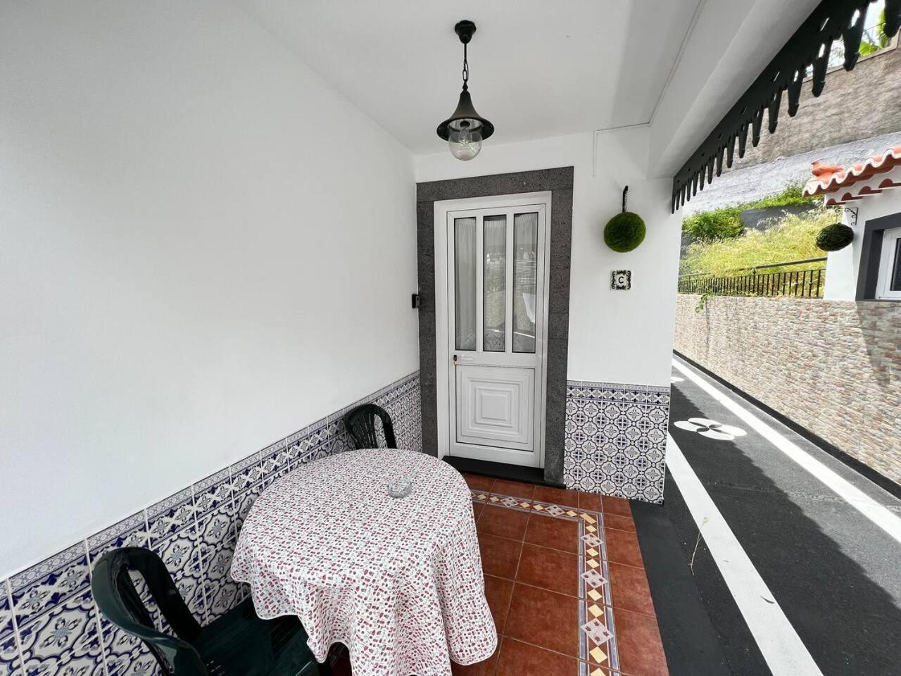 Comfortable 2-Bedroom Apartment For Relaxing Stays Funchal  Bagian luar foto